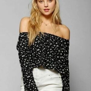 Ninas by‎ Stone Cold Fox Bellsleeve Floral Print Top